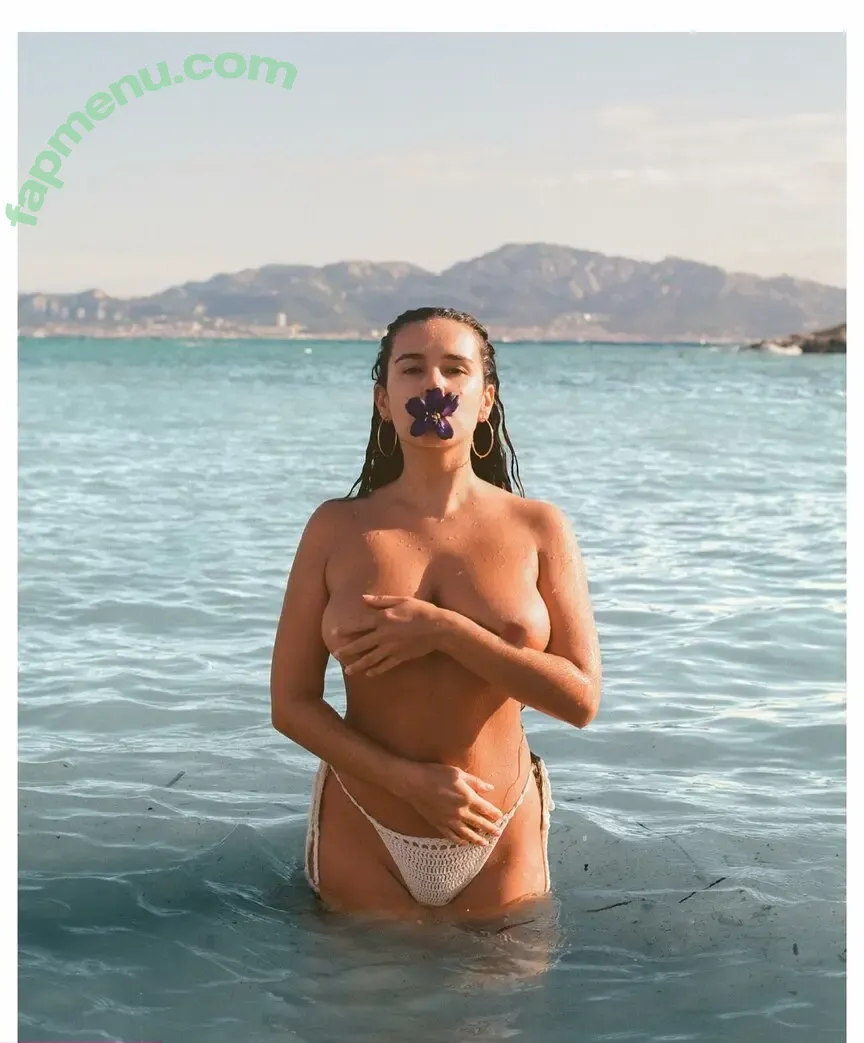 axellesuzukisinclair nude photo #0006 (asspocalypse)