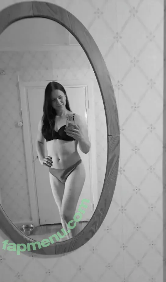 axewieldingmilena nude photo #0012 (axewieldingmilena)
