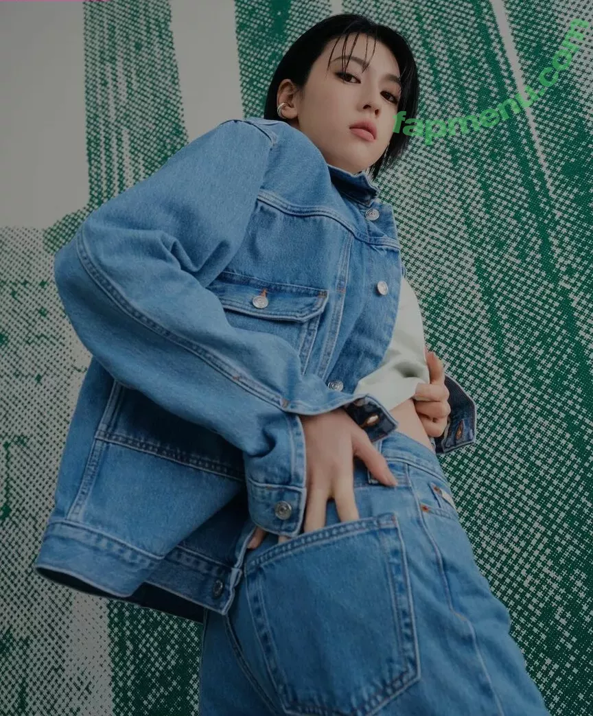 Ayaka Miyoshi nude photo #0101 (miyoshi.aa)