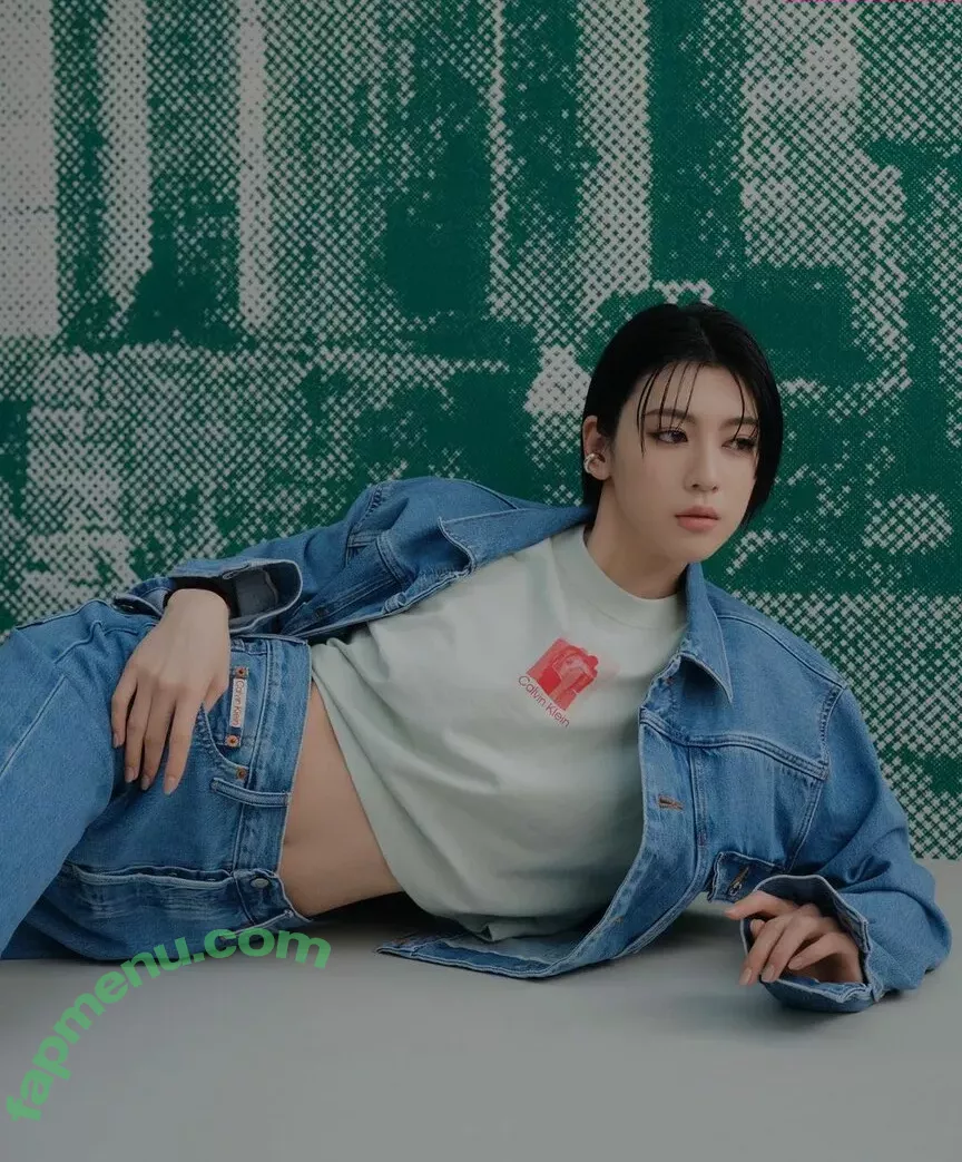 Ayaka Miyoshi nude photo #0102 (miyoshi.aa)