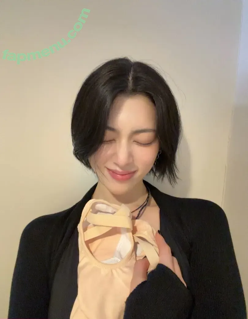 Ayaka Miyoshi nude photo #0935 (miyoshi.aa)