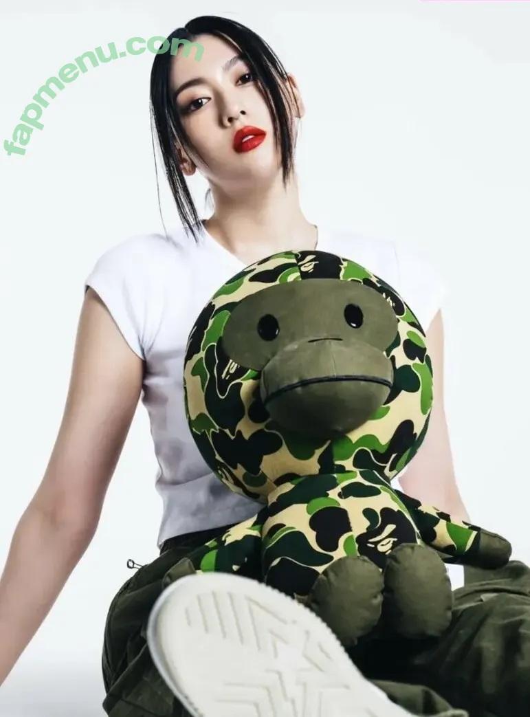 Ayaka Miyoshi nude photo #0960 (miyoshi.aa)