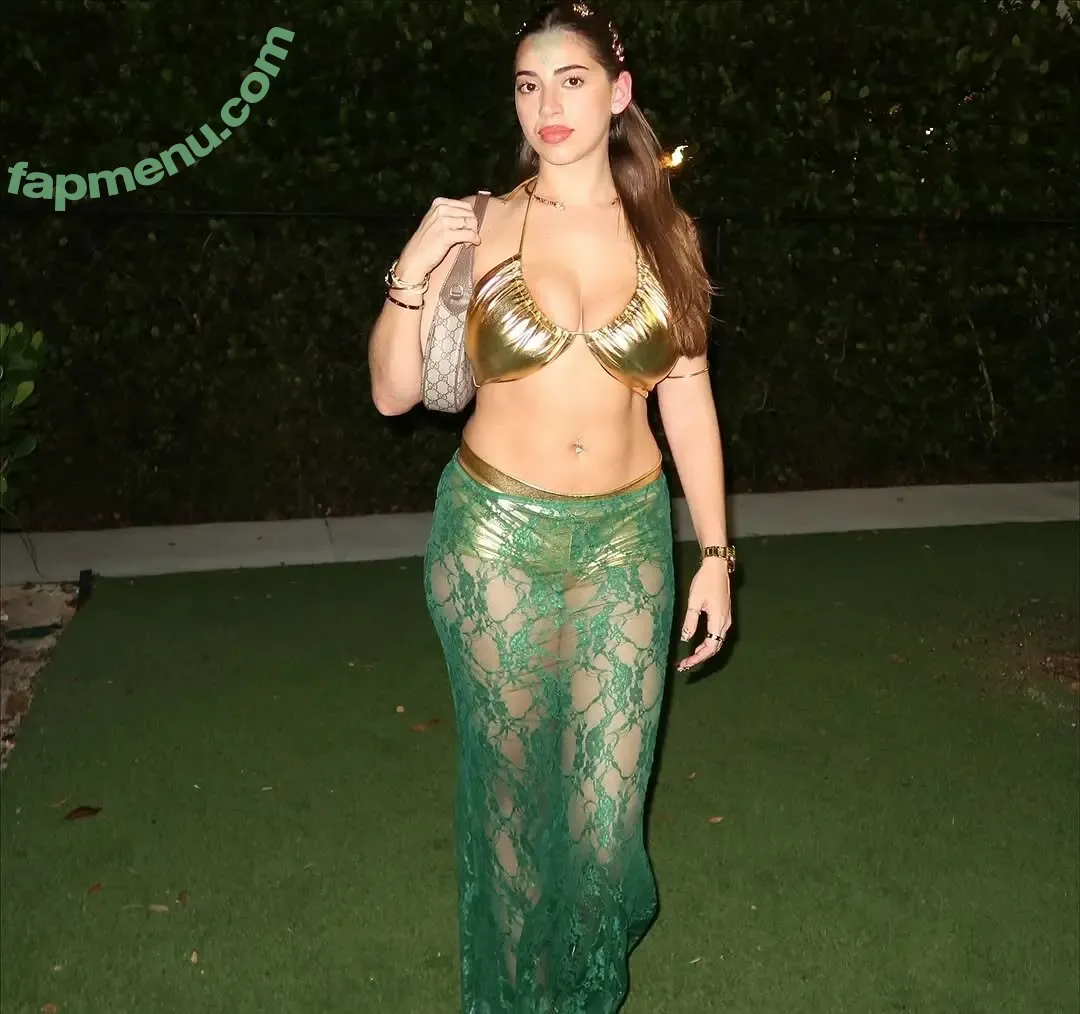 Ayamarieee nude photo #0061 (Lyss Savage / lysssavage)