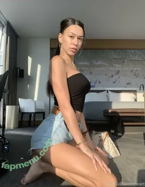 Ayeplayedyou / SoCalSweetheart nude photo #0111