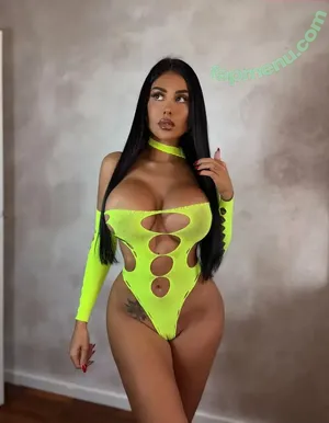 aylabugatti / laylabugattiii nude photo #0025