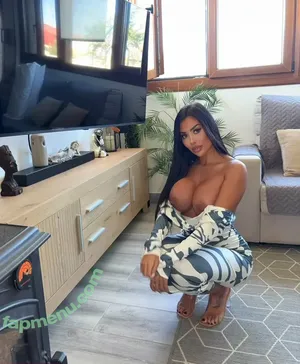 aylabugatti / laylabugattiii nude photo #0048