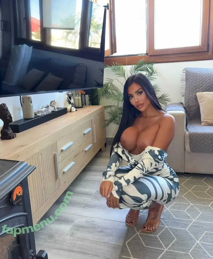 aylabugatti nude photo #0048 (laylabugattiii)