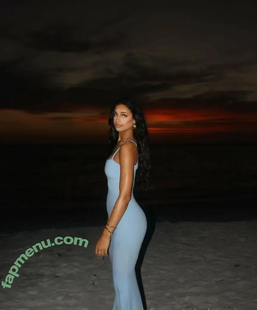 aylamariaaa nude photo #0002 (aylamariaaa)