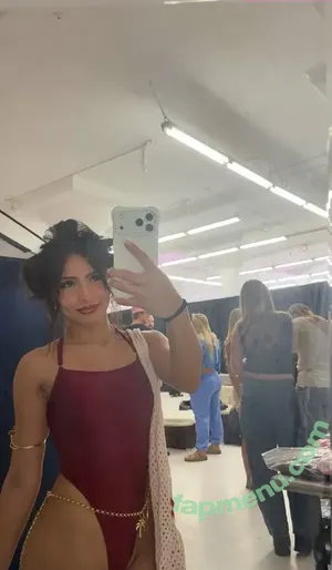 Aylin Perez / ayllinnn_ / itsaylinn nude photo #0040