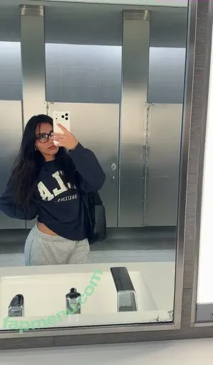 Aylin Perez / ayllinnn_ / itsaylinn nude photo #0043