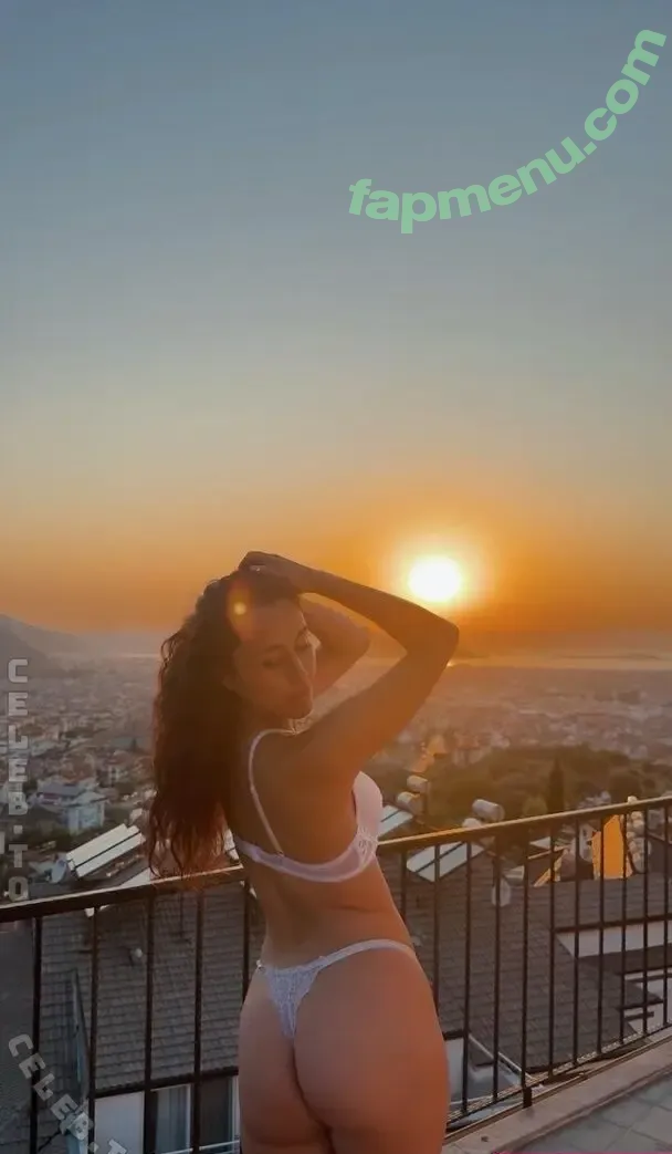 aylin.yld nude photo #0048 (aylixay / aylixayy)