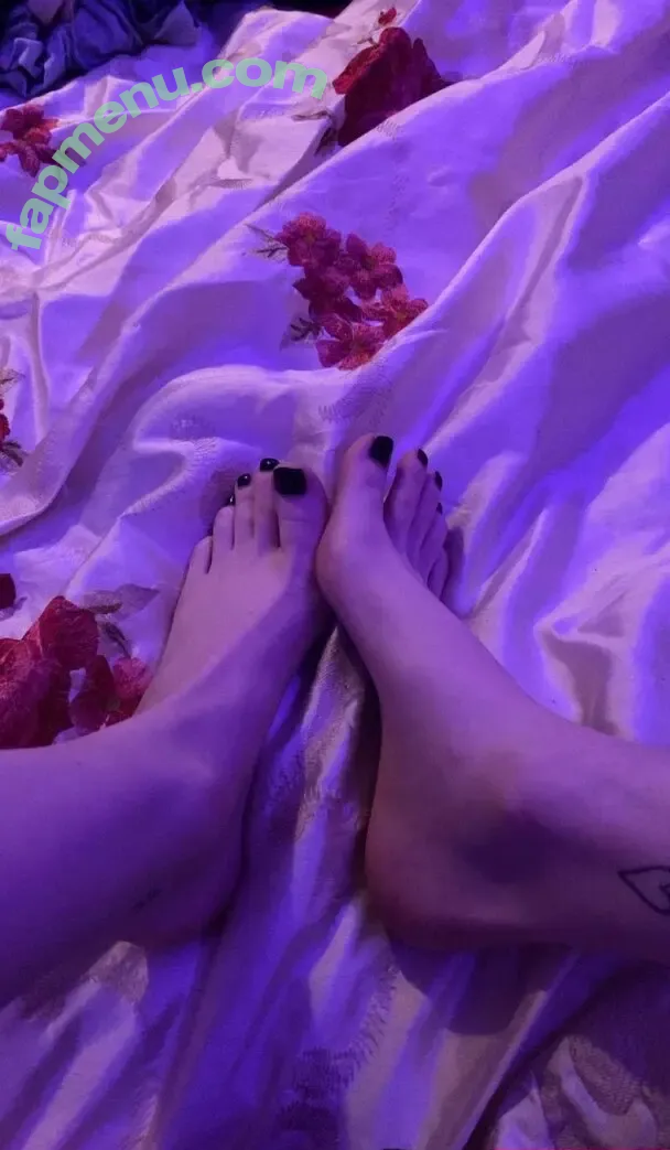 Aymiecore nude photo #0006 (Aymiecore)