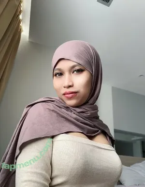 ayshamuslim / aysha.muslim nude photo #0042