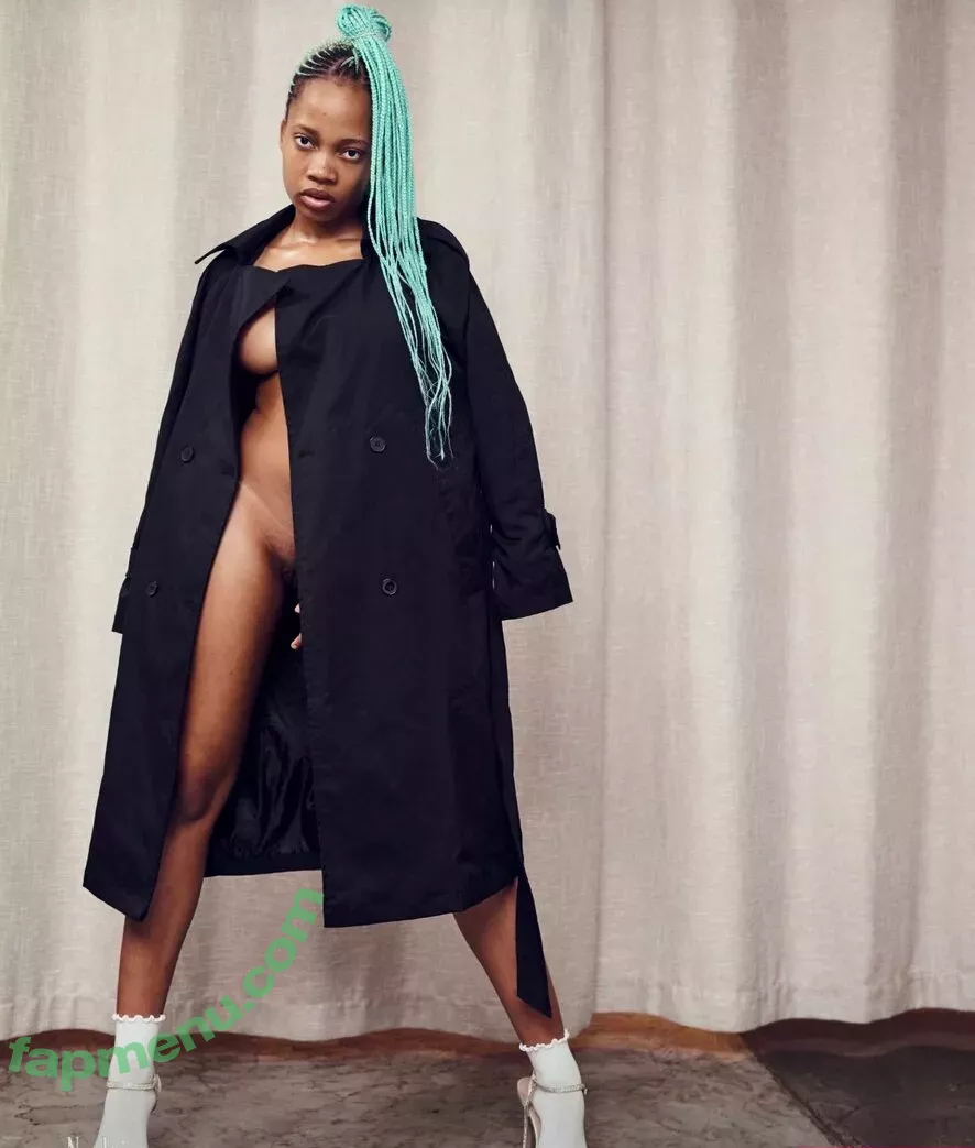 Azanian_doll nude photo #0025 (Smah Yellow)