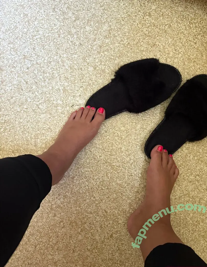 azerasfeet nude photo #0055 (azerasbigfeet)