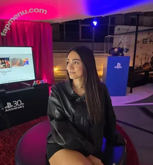 Aziaa / uhziaa nude photo #0027