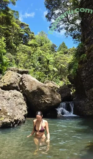 Aziaa / uhziaa nude photo #0030