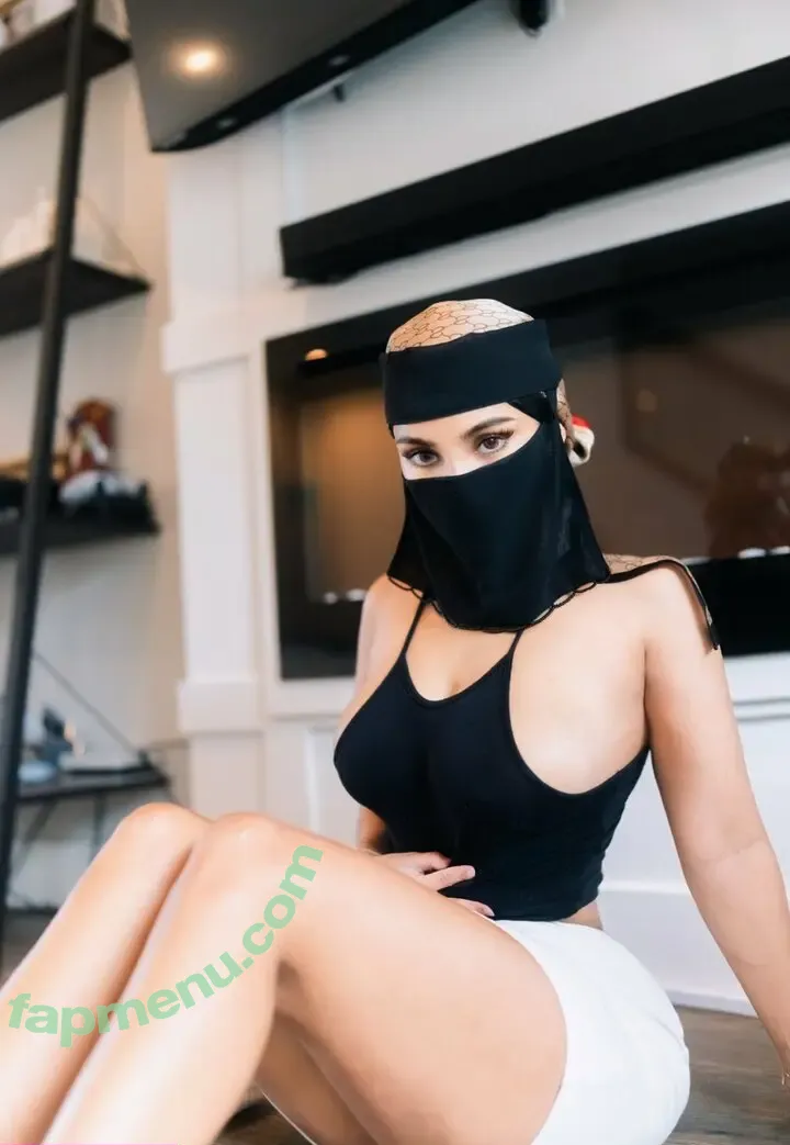 azillahijab nude photo #0002 (azillahijab)