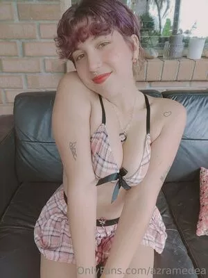 azramedea / azramian nude photo #0016