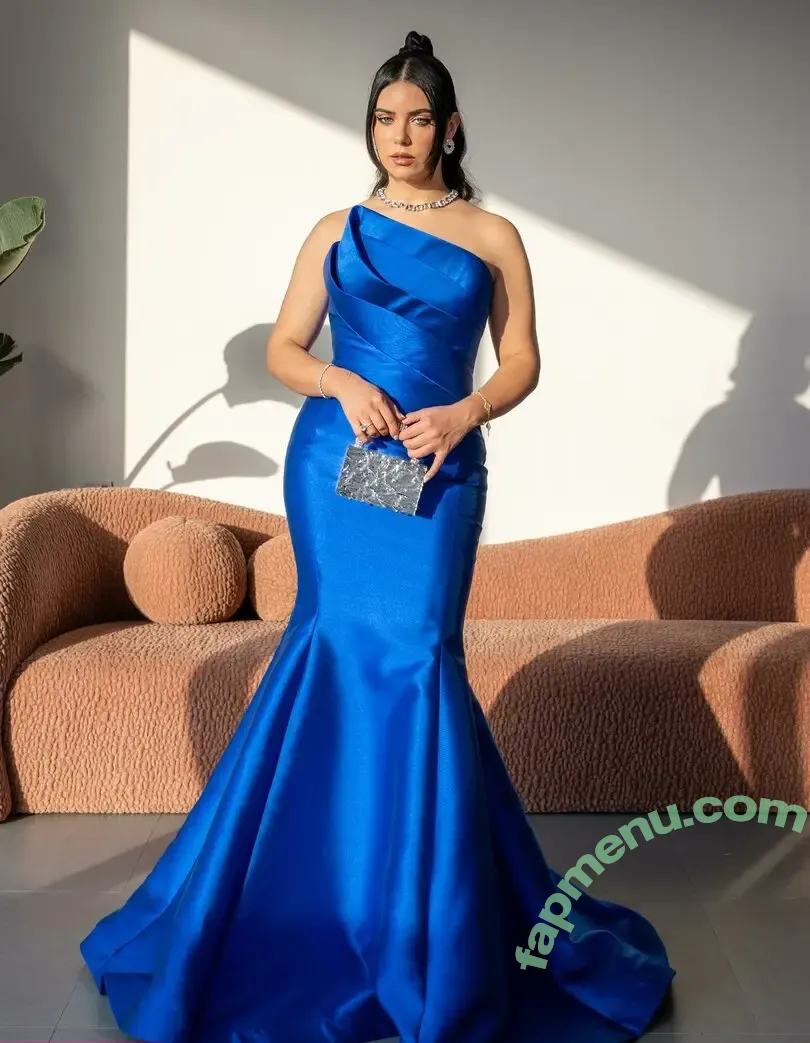 Azza Zarour nude photo #0006 (azzazarour)