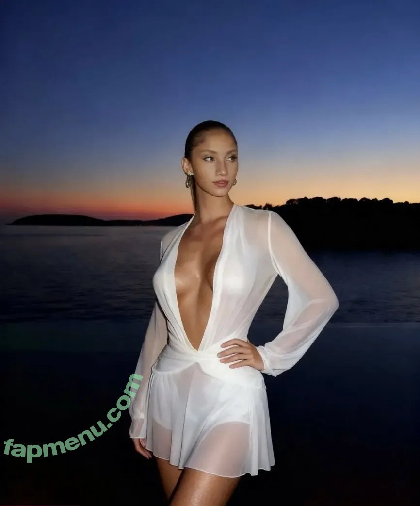 Azzurra Conticchi nude photo #0019 (azzurraconticchi / azzurramerlo)