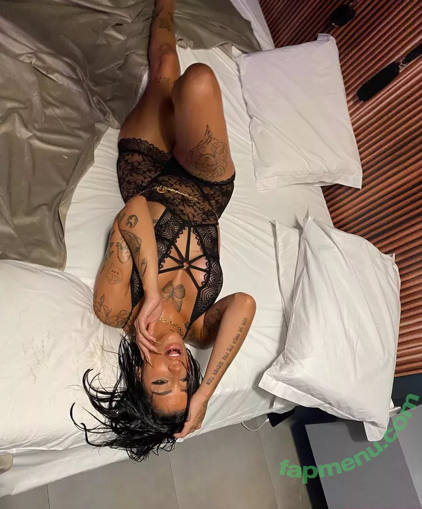 AZZY nude photo #0006 (Azzyoficixl / azzyoriginxl)