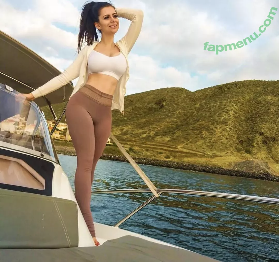 Azzyland nude photo #0011 (Azzyland)
