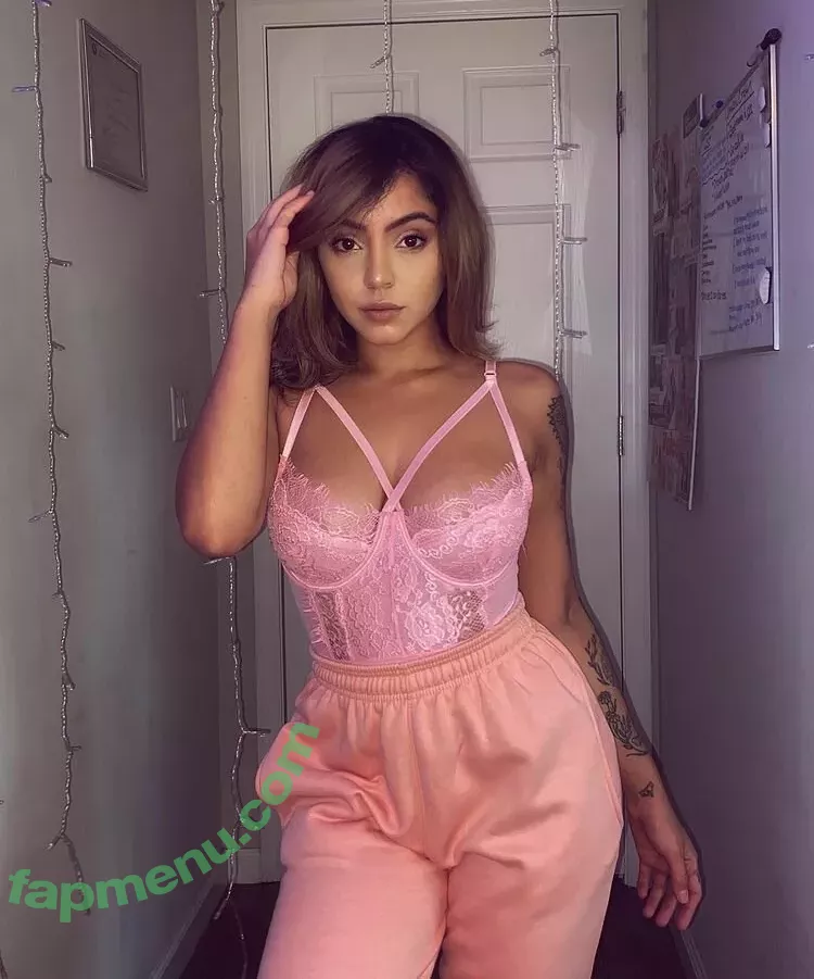 B.mariee3 nude photo #0032 (biancamariee_x3)