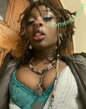 nude photo #0004