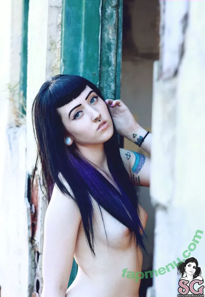 babycakes1920 nude photo #0047 (babycakes._ / cygnet suicide / pa1s_)