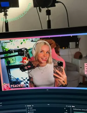 babyfooji / peachtot / babyfooji / backofbabyfooji nude photo #0142