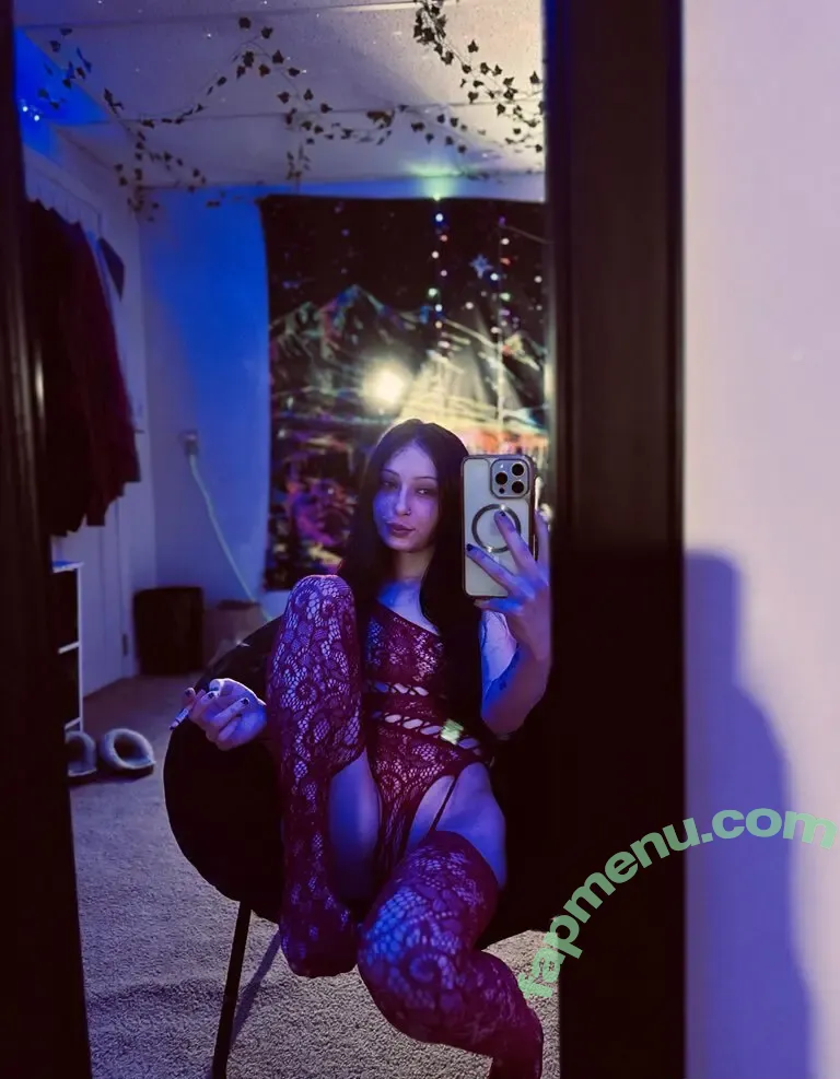 babygirlz027 nude photo #0013 (darkl0vebug / nmiller_69)