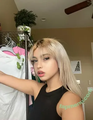  nude photo #0004