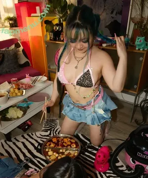 Babymadeitrain nude photo #0020