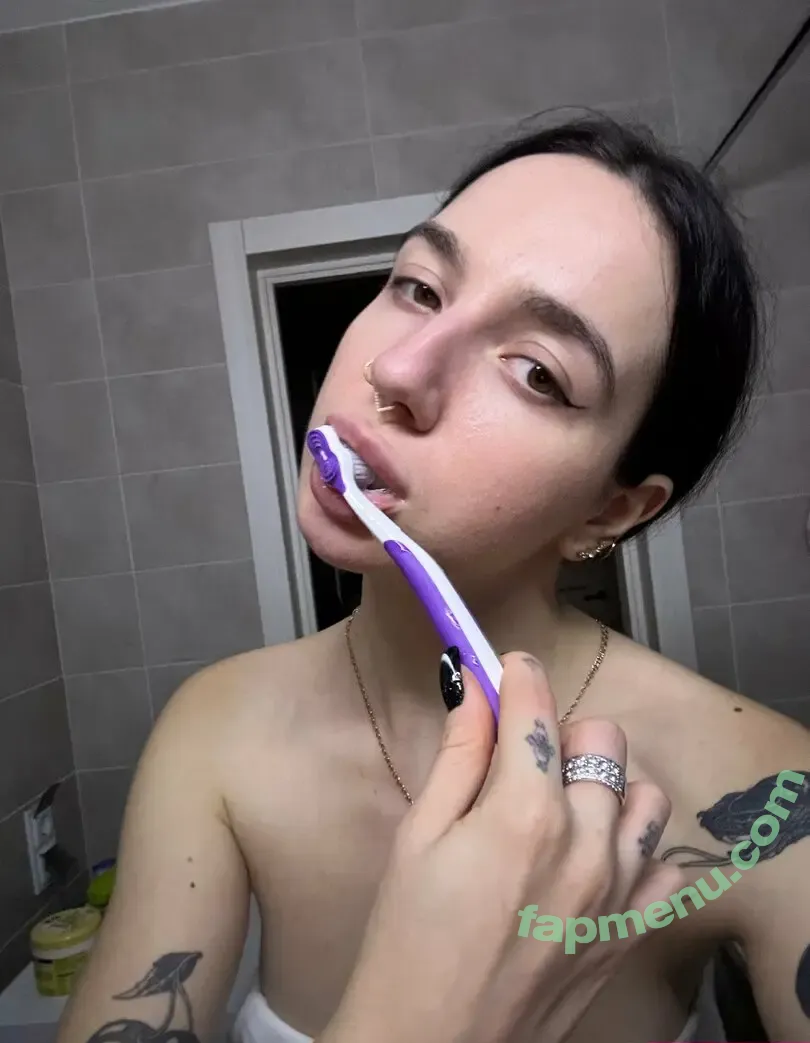babysaralux nude photo #0047 (babysaralux)