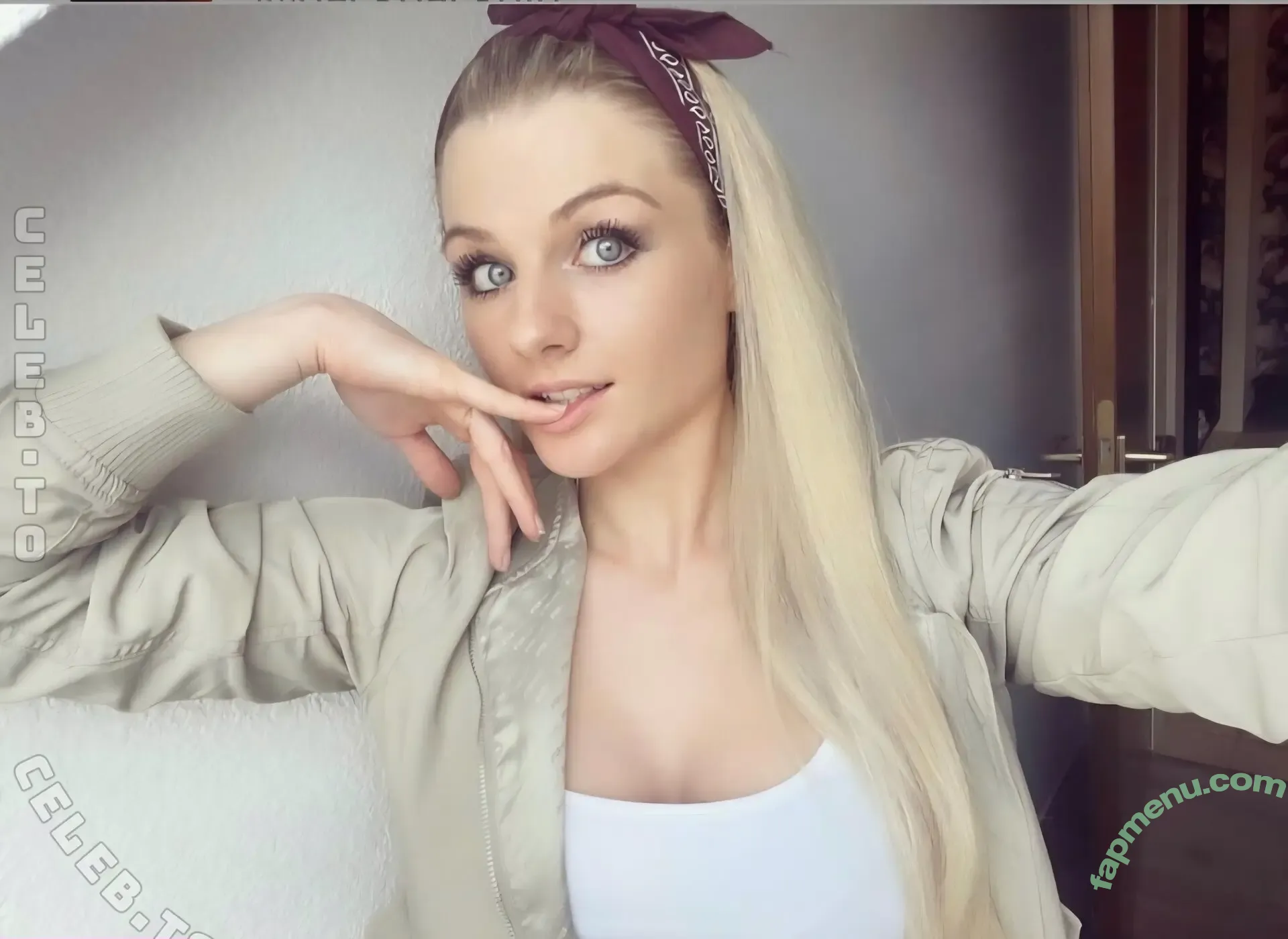 backpackgirl nude photo #0006 (christinaa_he_)