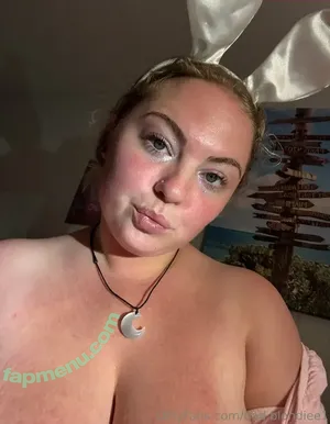 Bad.blondiee1 / Amber.hart / badblondiee69 nude photo #0011