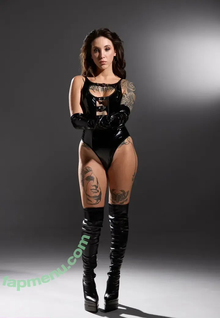 bad.bunn nude photo #0117 (badbunnypr)