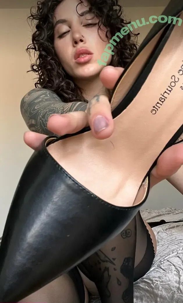 bad.bunn nude photo #0123 (badbunnypr)