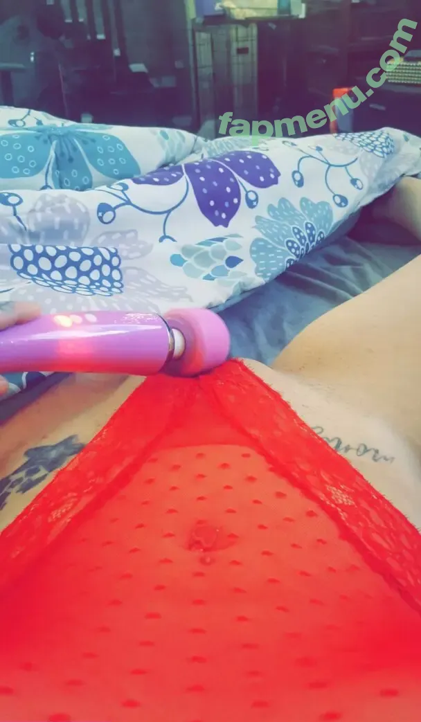 bad.bunnyxx nude photo #0014 (badbunnypr)