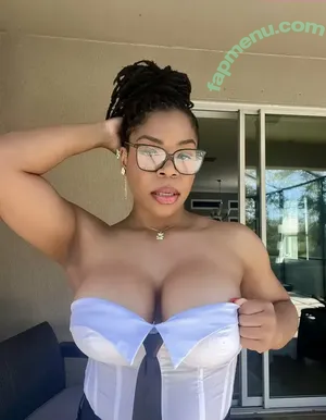 badassassassin89 / badassmommy nude photo #0004