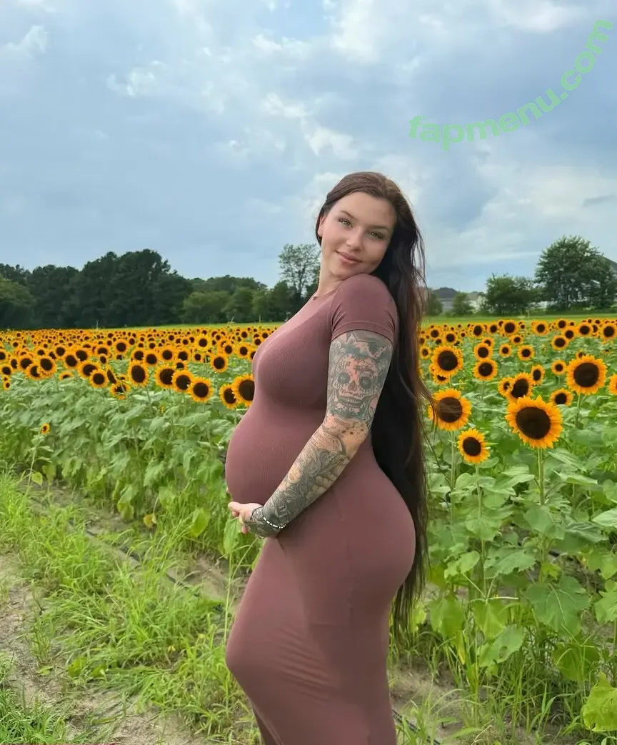 badassmommy nude photo #0049 (BadassMommyTTV)