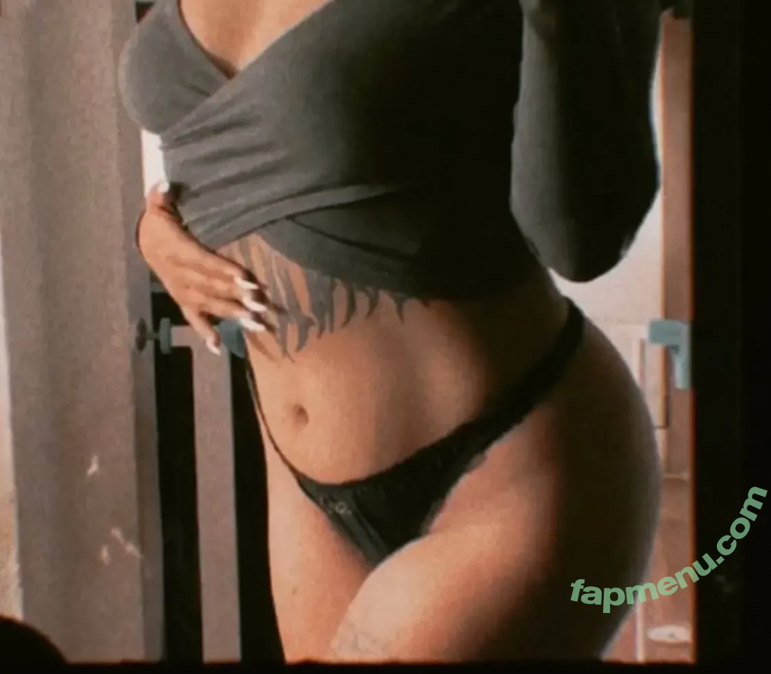Badbxnny nude photo #0020 (_annibxnny_)