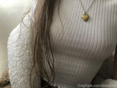 baddieve / baddieeve_ nude photo #0075