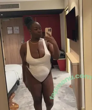  nude photo #0004