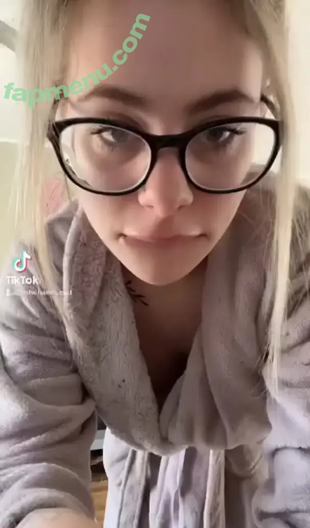 Badharleybad nude photo #0003 (Badharleybad)