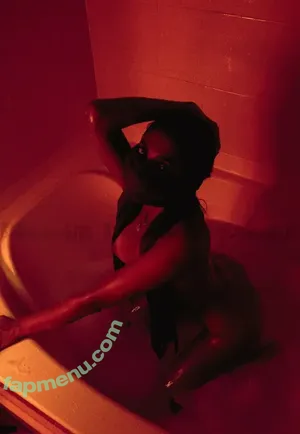  nude photo #0006
