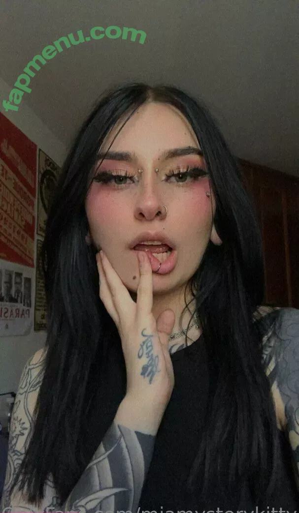badkittymia nude photo #0093 (theebadbk)