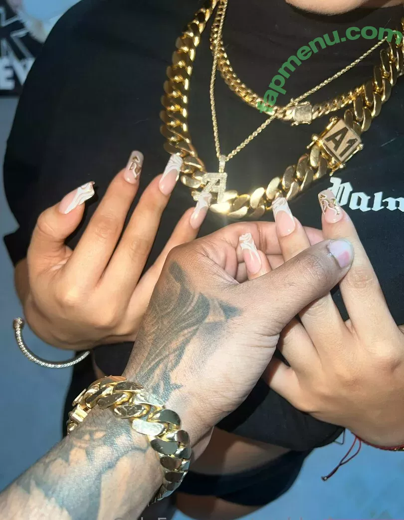 badlilshego nude photo #0037 (asshleyyy.g)