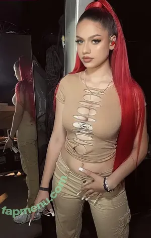Badmómzjay / badmomzjay nude photo #0002